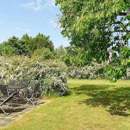 Five-bedroom Holiday In Nyborg *