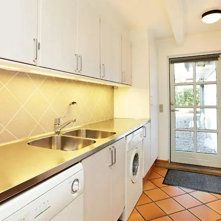 Five-bedroom Holiday In Nyborg 別荘 *