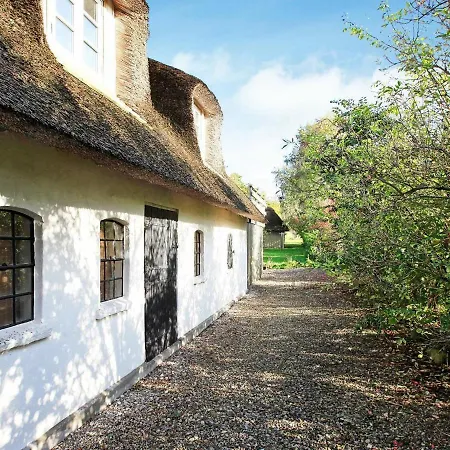 Five-bedroom Holiday In Nyborg